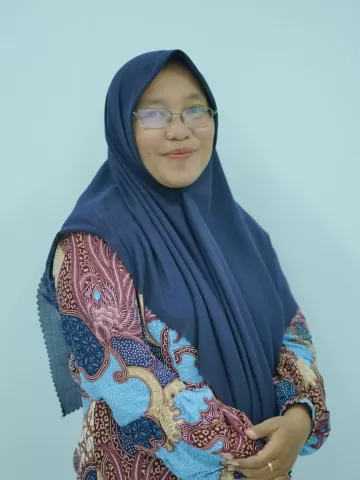 Risti Khoirunnisa, S